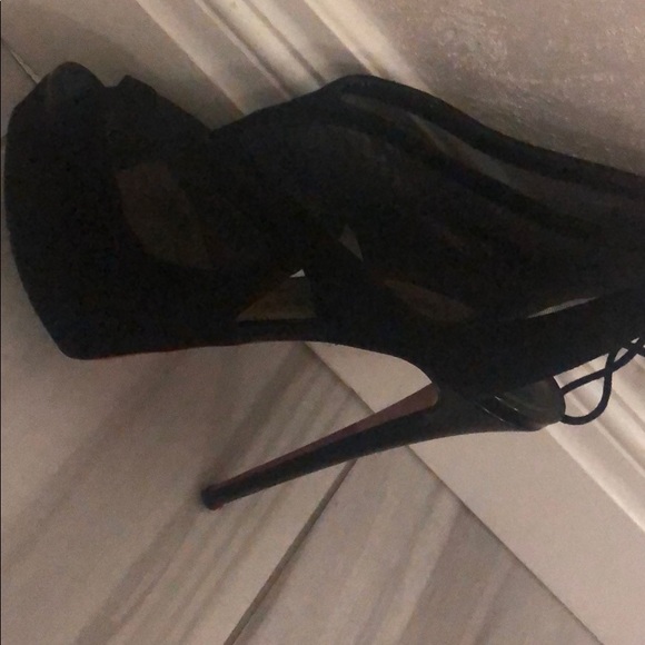 Christian Louboutin shoes - Picture 4 of 8